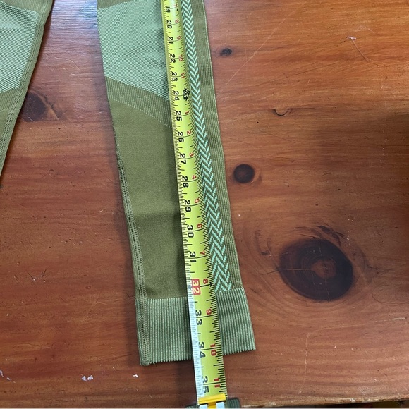 Fabletics Leggings High Waisted Seamless Check Pants Womens XS Olive Green NWT - Picture 5 of 10